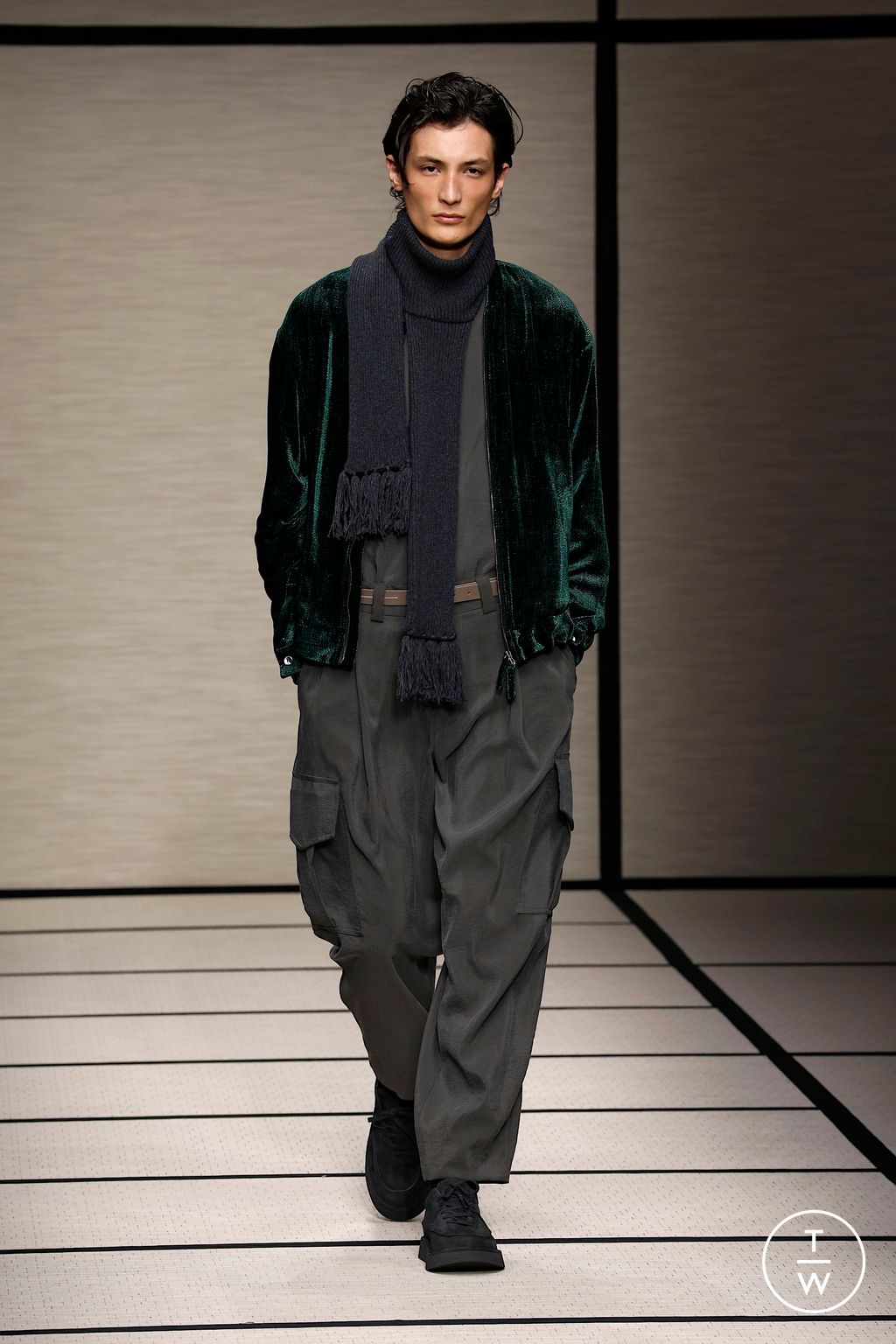 Fashion Week Milan Fall/Winter 2025 look 8 de la collection Giorgio Armani menswear