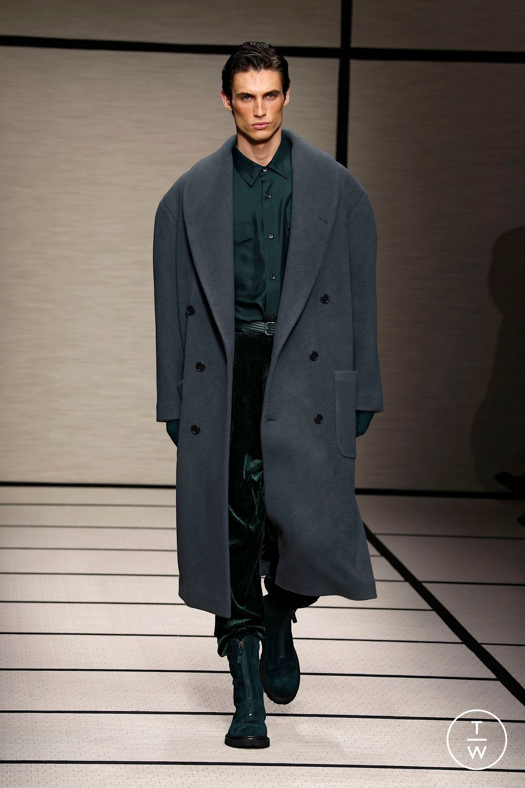 Fashion Week Milan Fall/Winter 2025 look 9 de la collection Giorgio Armani menswear