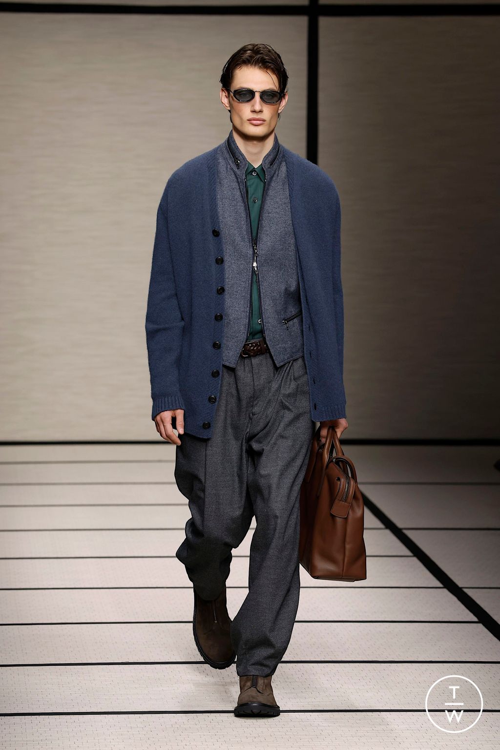Fashion Week Milan Fall/Winter 2025 look 12 de la collection Giorgio Armani menswear