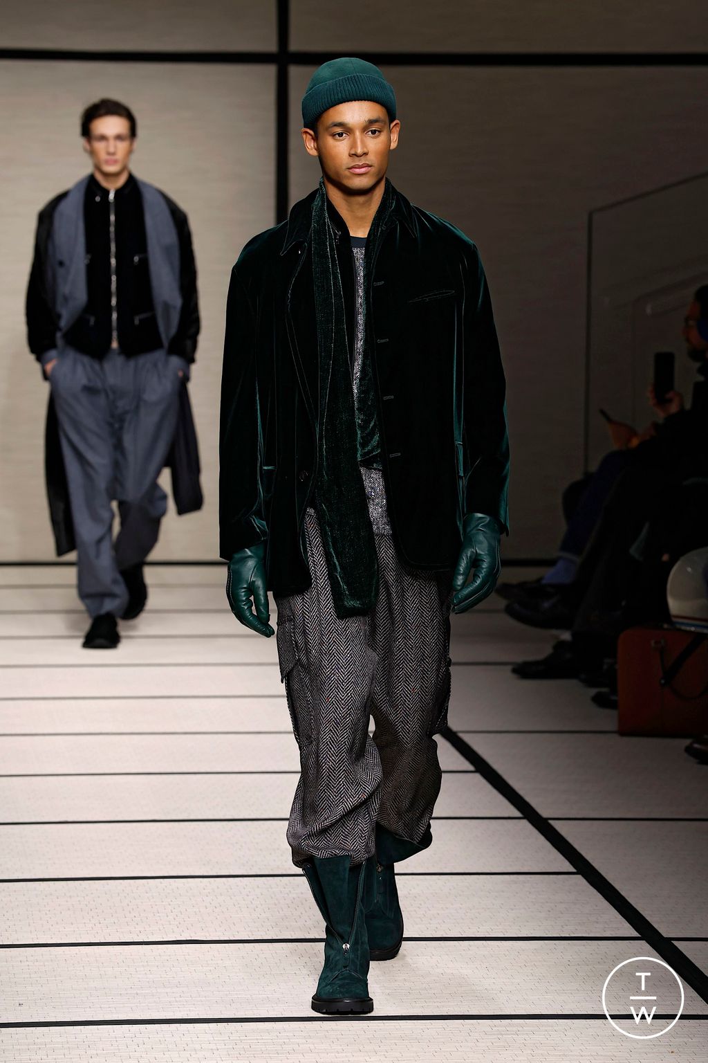 Fashion Week Milan Fall/Winter 2025 look 14 de la collection Giorgio Armani menswear