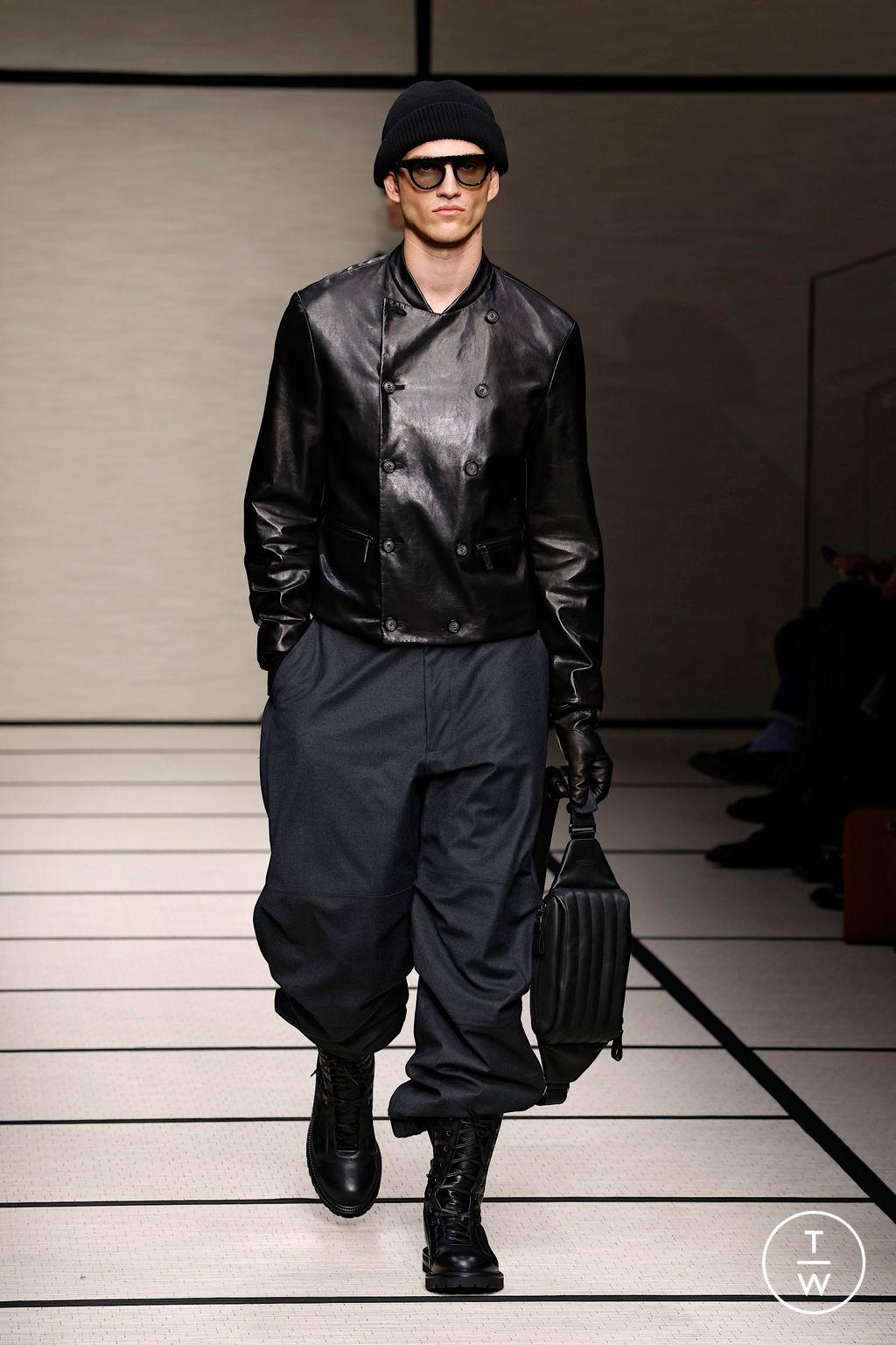 Fashion Week Milan Fall/Winter 2025 look 33 de la collection Giorgio Armani menswear