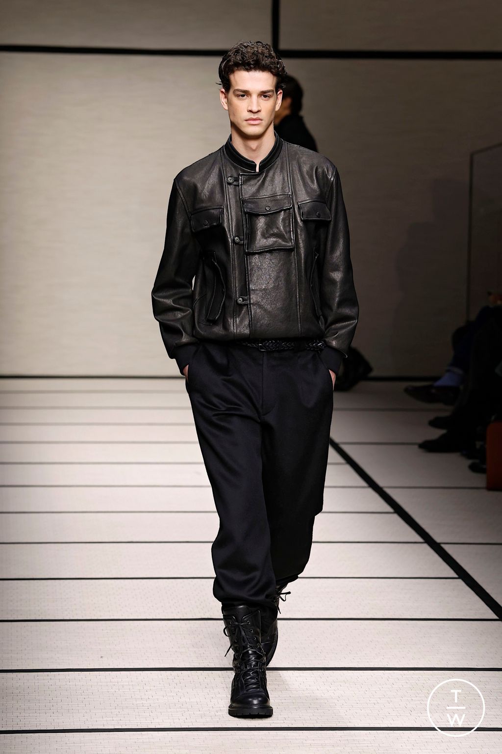 Fashion Week Milan Fall/Winter 2025 look 35 de la collection Giorgio Armani menswear
