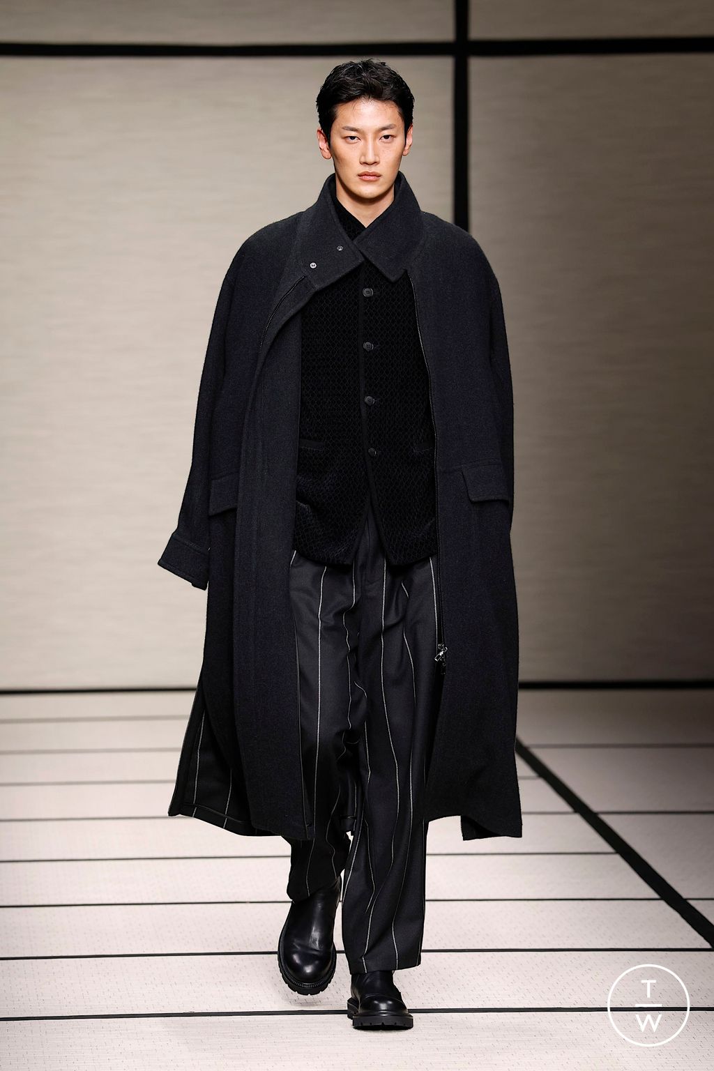 Fashion Week Milan Fall/Winter 2025 look 40 de la collection Giorgio Armani menswear