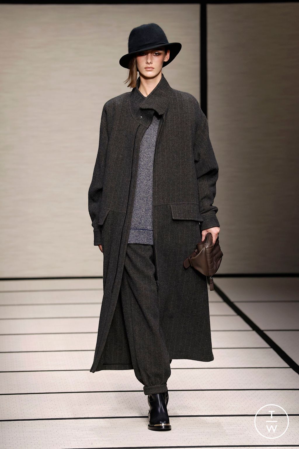 Fashion Week Milan Fall/Winter 2025 look 82 de la collection Giorgio Armani menswear