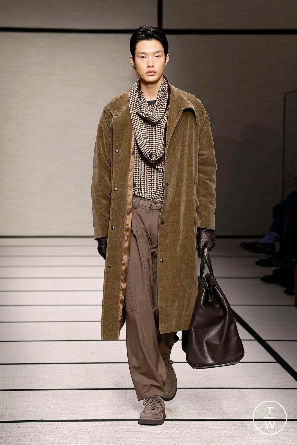 Fashion Week Milan Fall/Winter 2025 look 93 de la collection Giorgio Armani menswear