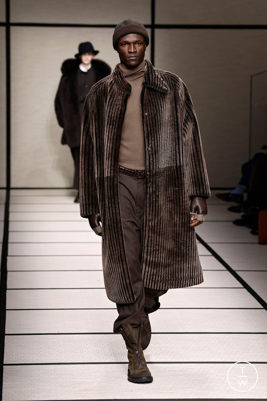 Fashion Week Milan Fall/Winter 2025 look 101 de la collection Giorgio Armani menswear