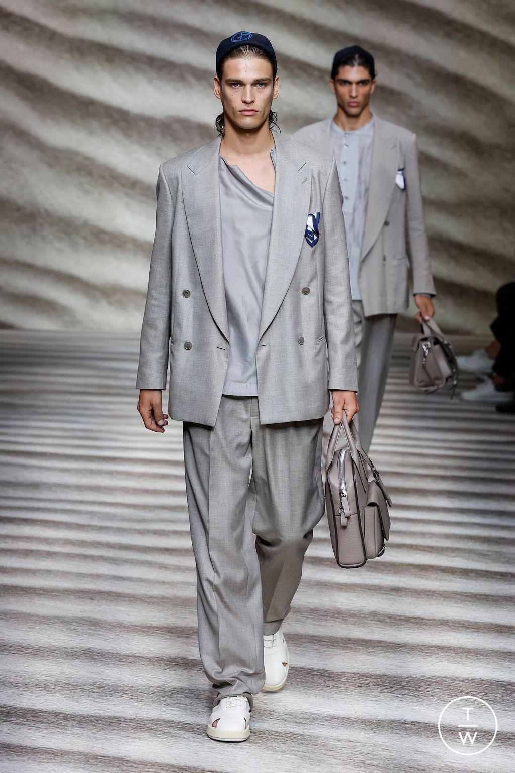 Fashion Week Milan Spring/Summer 2023 look 4 from the Giorgio Armani collection 男装