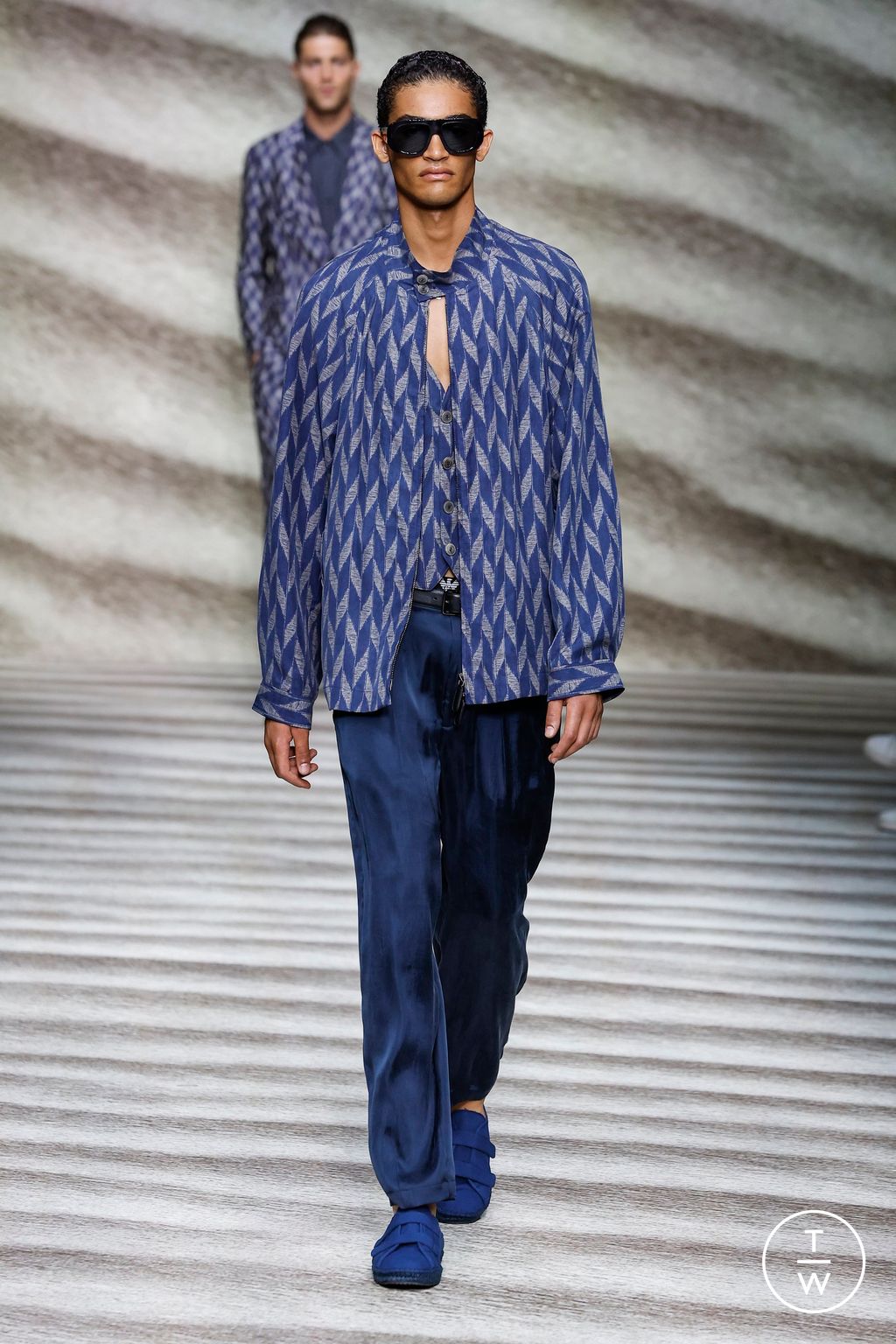 Fashion Week Milan Spring/Summer 2023 look 29 from the Giorgio Armani collection menswear