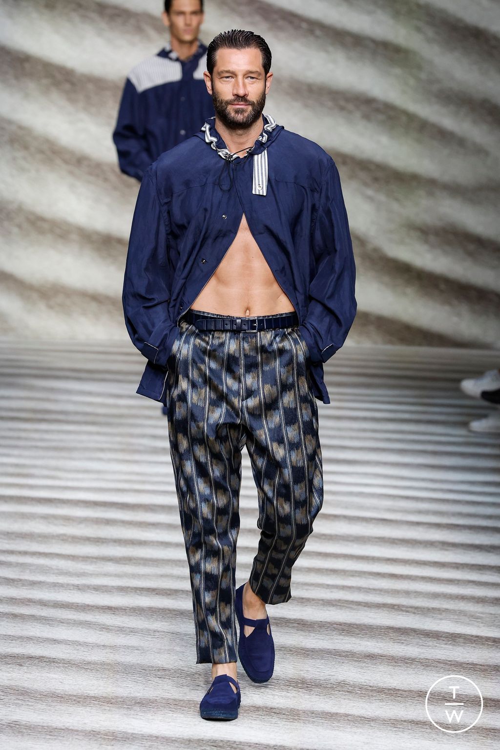 Fashion Week Milan Spring/Summer 2023 look 35 from the Giorgio Armani collection menswear