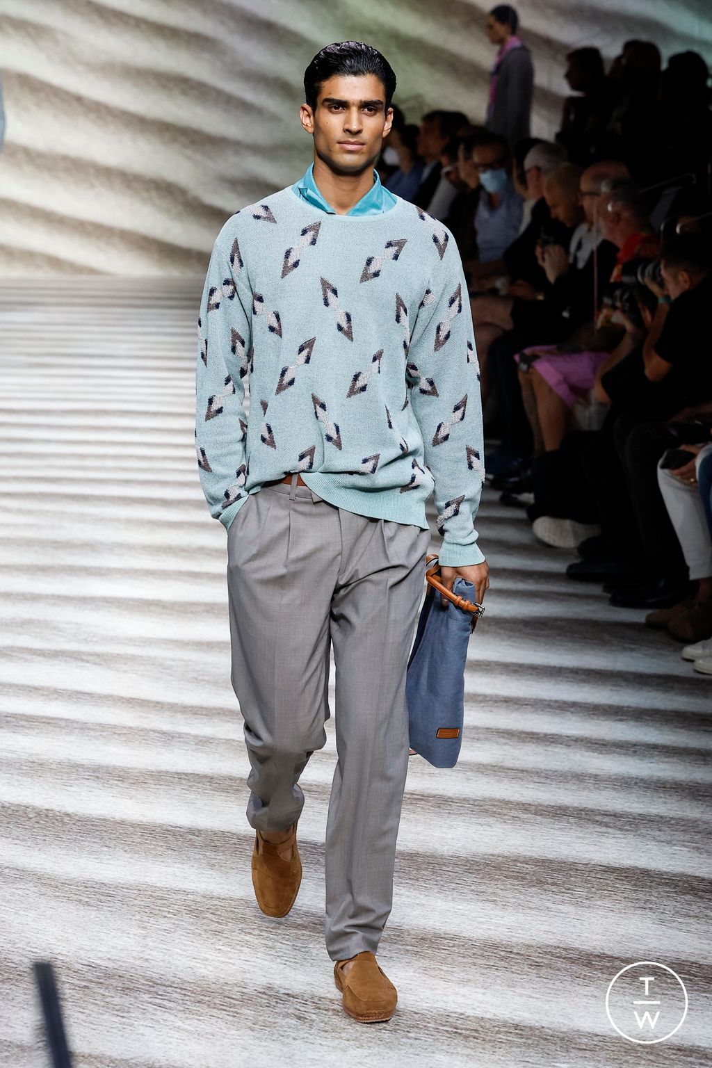 Fashion Week Milan Spring/Summer 2023 look 40 from the Giorgio Armani collection 男装