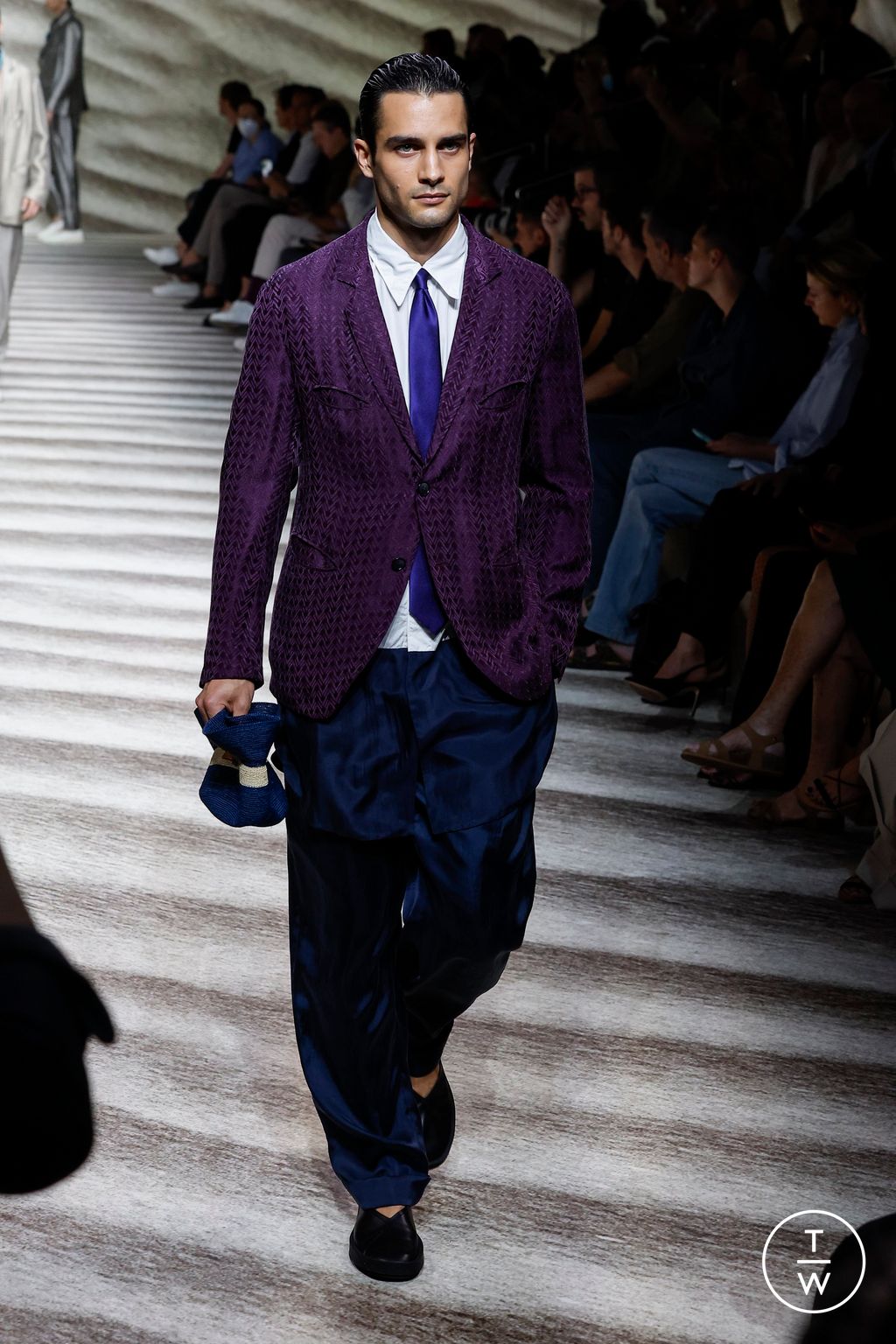 Fashion Week Milan Spring/Summer 2023 look 56 from the Giorgio Armani collection 男装