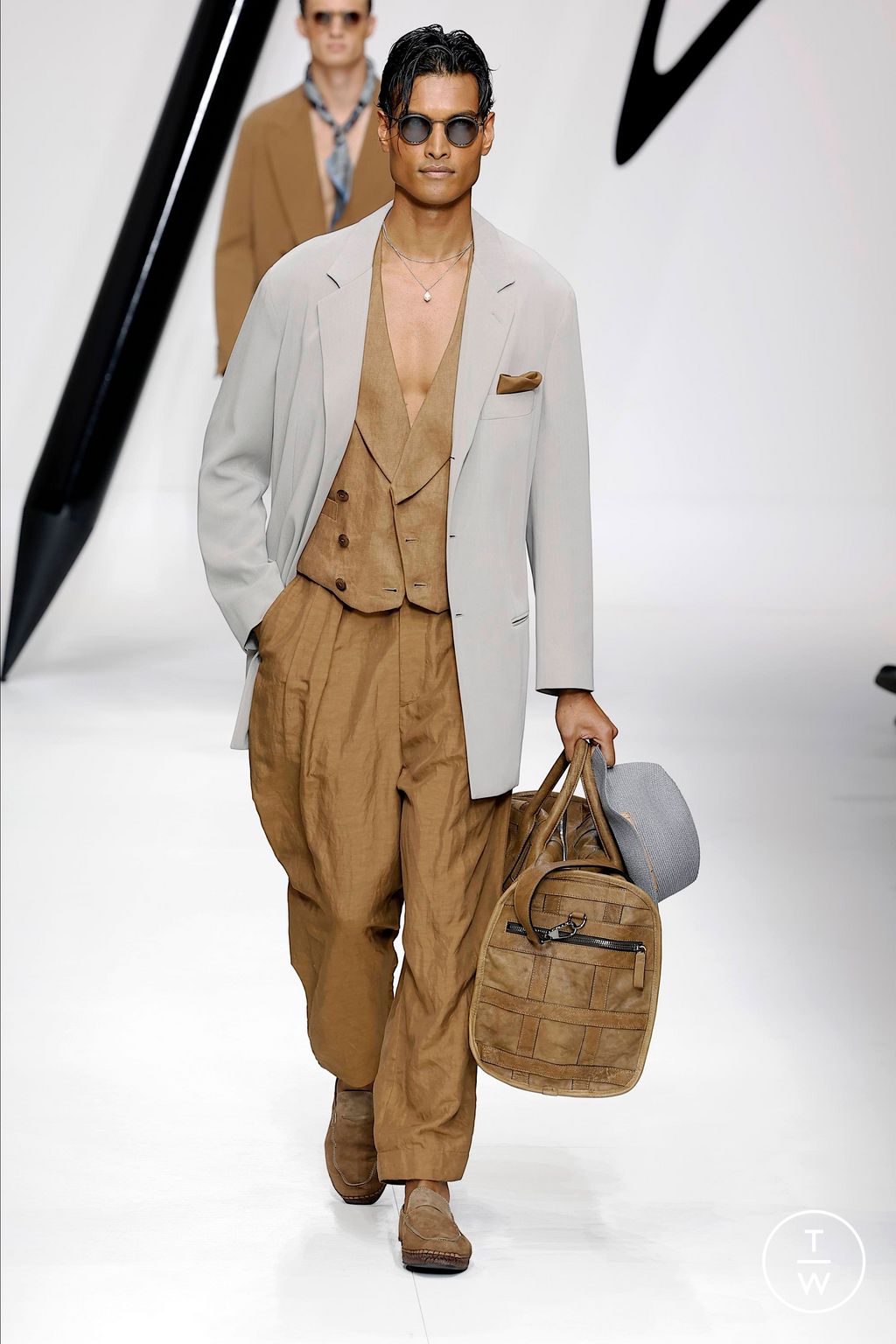 Fashion Week Milan Spring/Summer 2024 look 4 from the Giorgio Armani collection 男装
