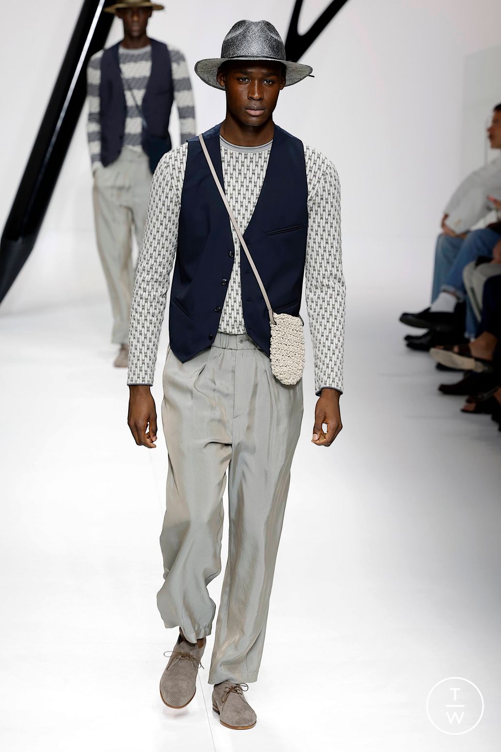 Fashion Week Milan Spring/Summer 2024 look 8 de la collection Giorgio Armani menswear