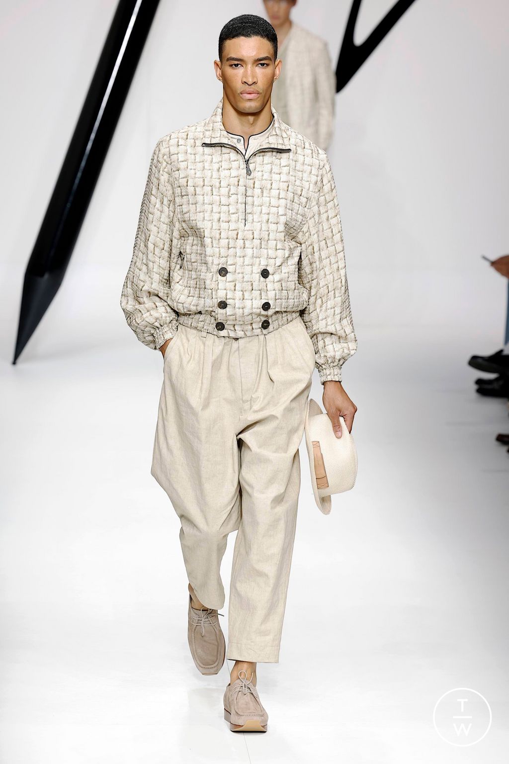 Fashion Week Milan Spring/Summer 2024 look 18 from the Giorgio Armani collection menswear