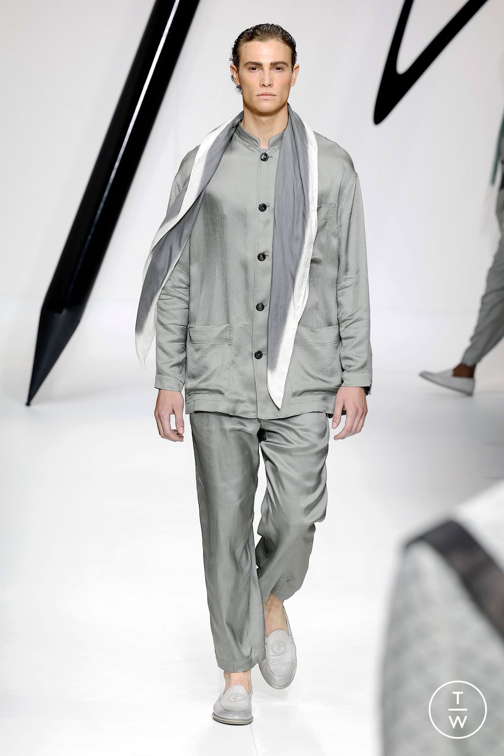 Fashion Week Milan Spring/Summer 2024 look 29 from the Giorgio Armani collection menswear