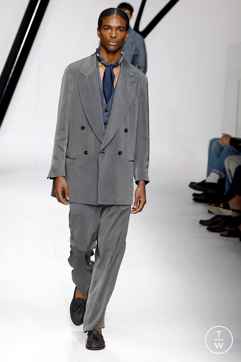 Fashion Week Milan Spring/Summer 2024 look 33 from the Giorgio Armani collection menswear