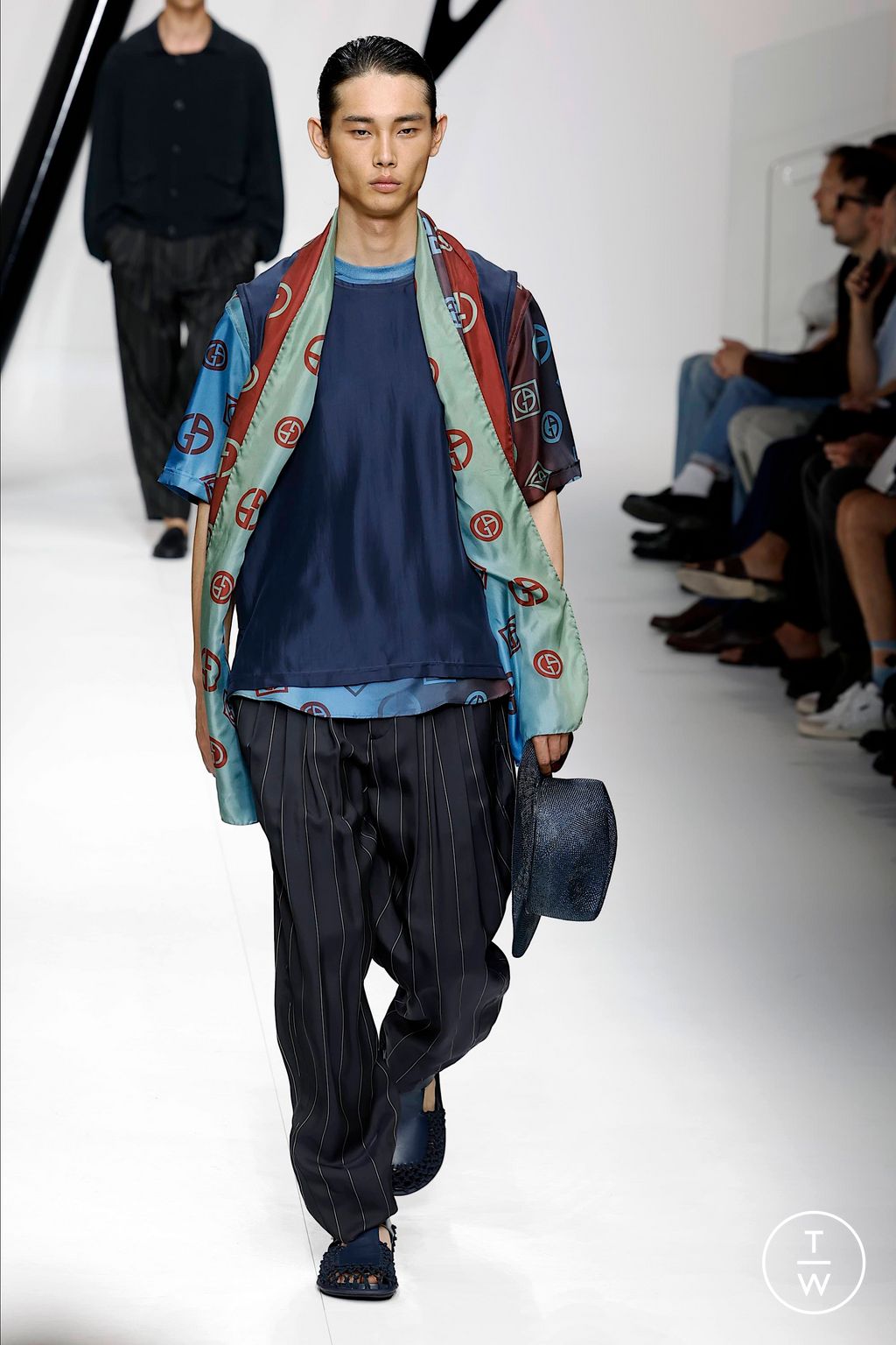 Fashion Week Milan Spring/Summer 2024 look 41 from the Giorgio Armani collection menswear