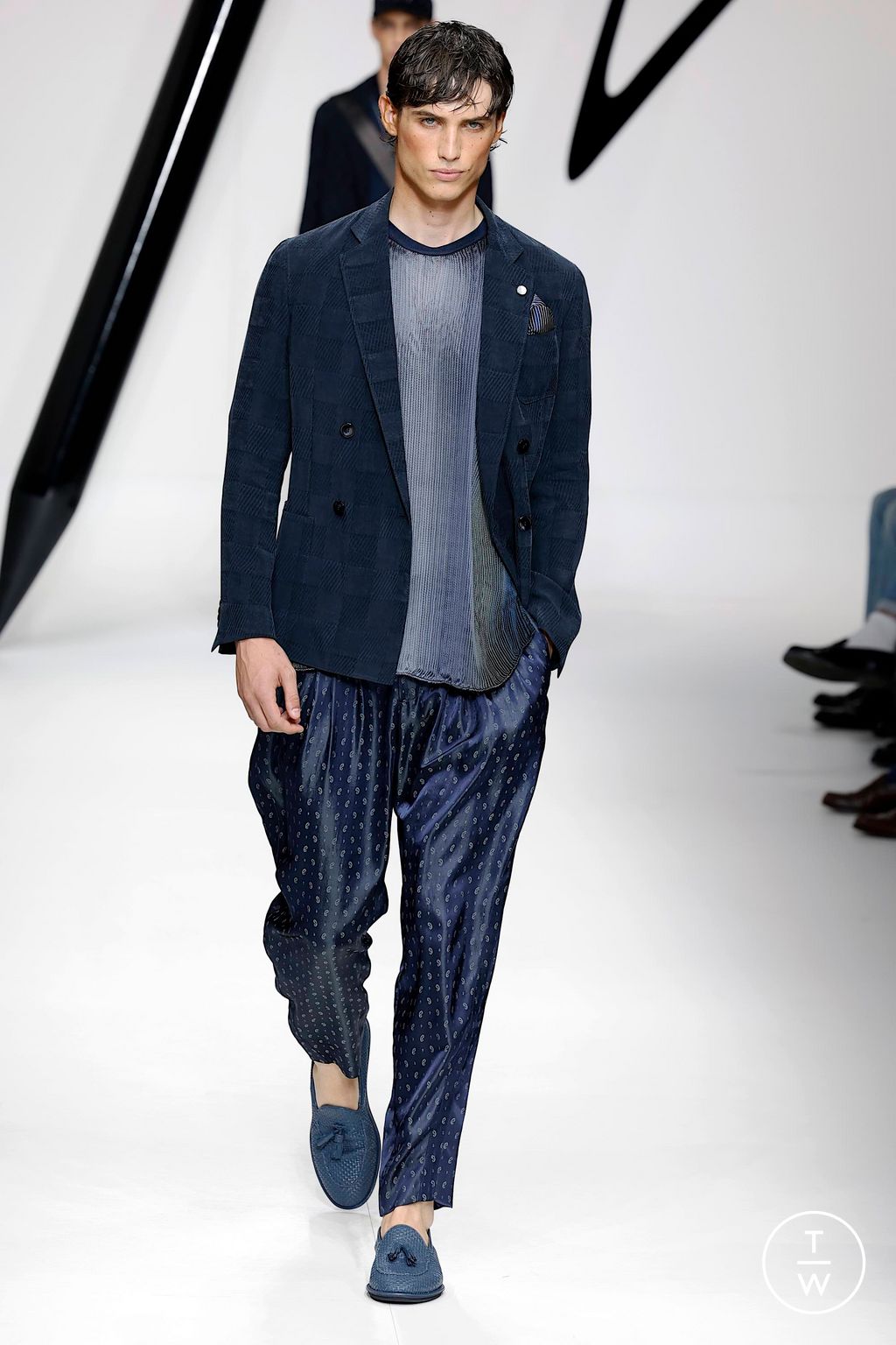 Fashion Week Milan Spring/Summer 2024 look 50 from the Giorgio Armani collection menswear