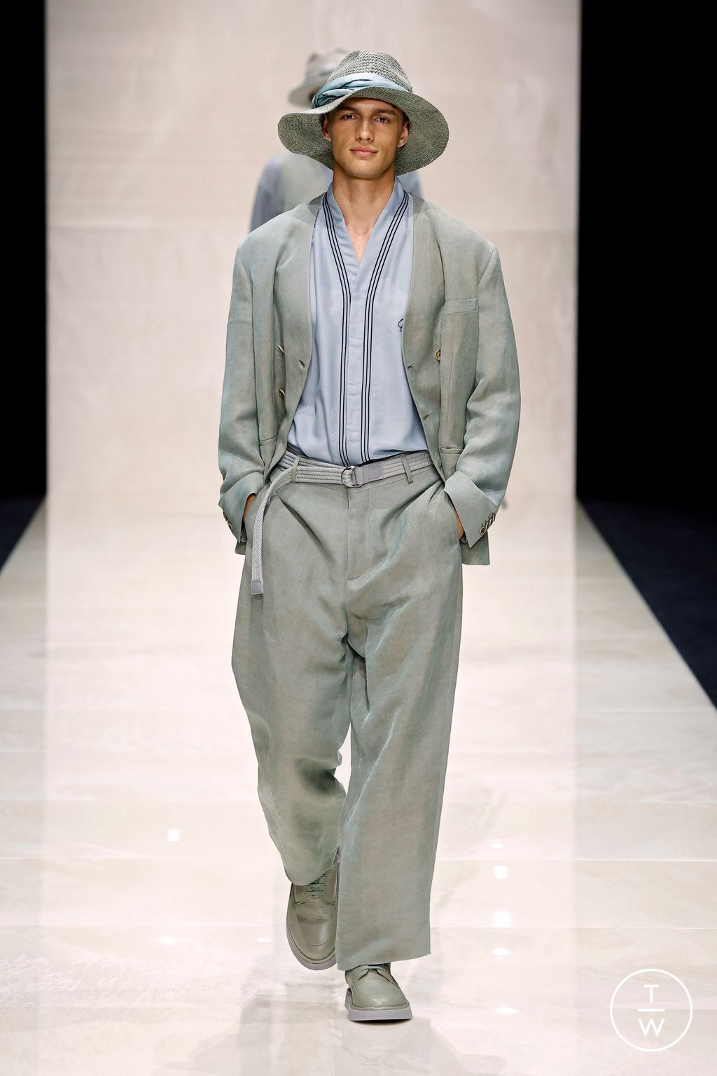 Fashion Week Milan Spring-Summer 2025 look 2 from the Giorgio Armani collection 男装
