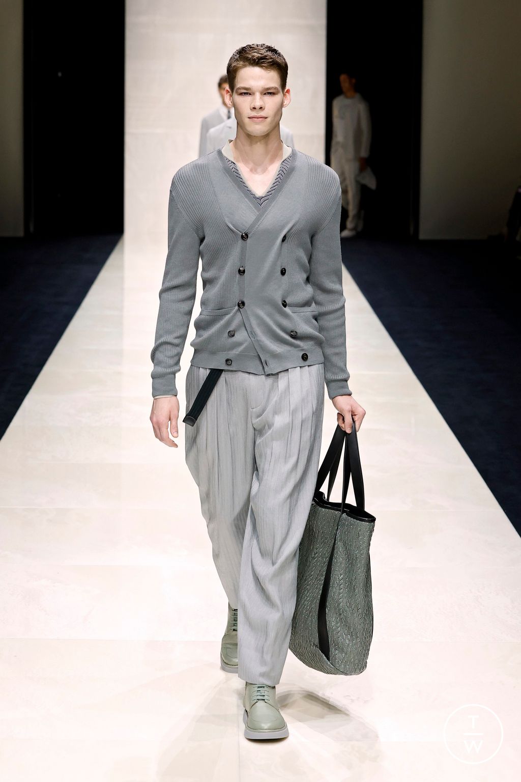 Fashion Week Milan Spring/Summer 2025 look 8 from the Giorgio Armani collection menswear