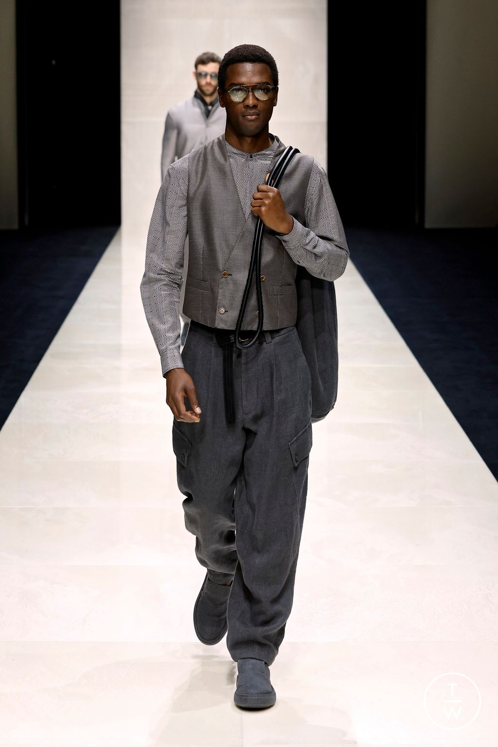 Fashion Week Milan Spring-Summer 2025 look 13 from the Giorgio Armani collection 男装