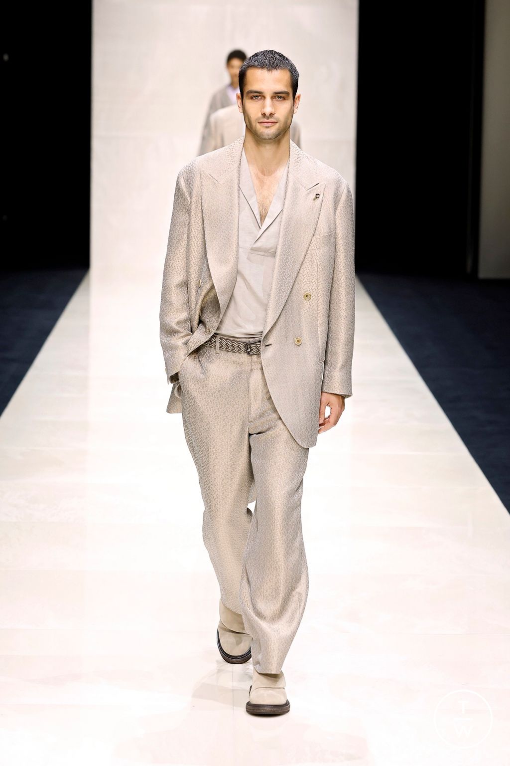 Fashion Week Milan Spring-Summer 2025 look 21 from the Giorgio Armani collection menswear