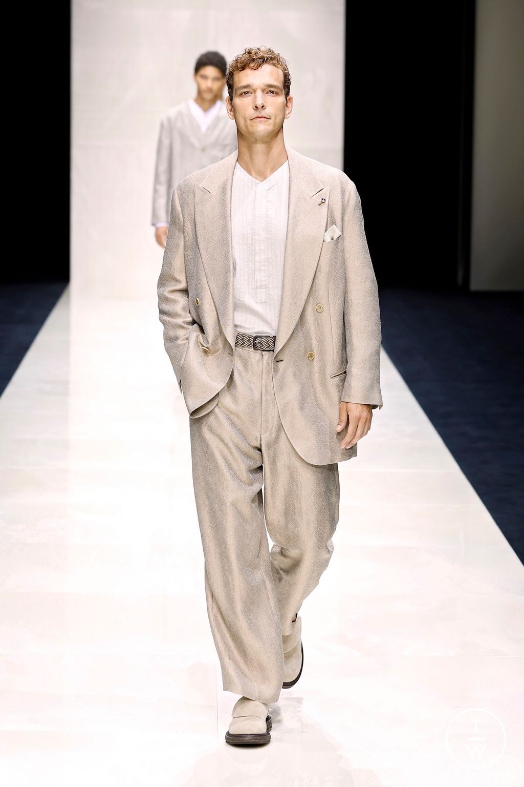 Fashion Week Milan Spring-Summer 2025 look 22 from the Giorgio Armani collection 男装