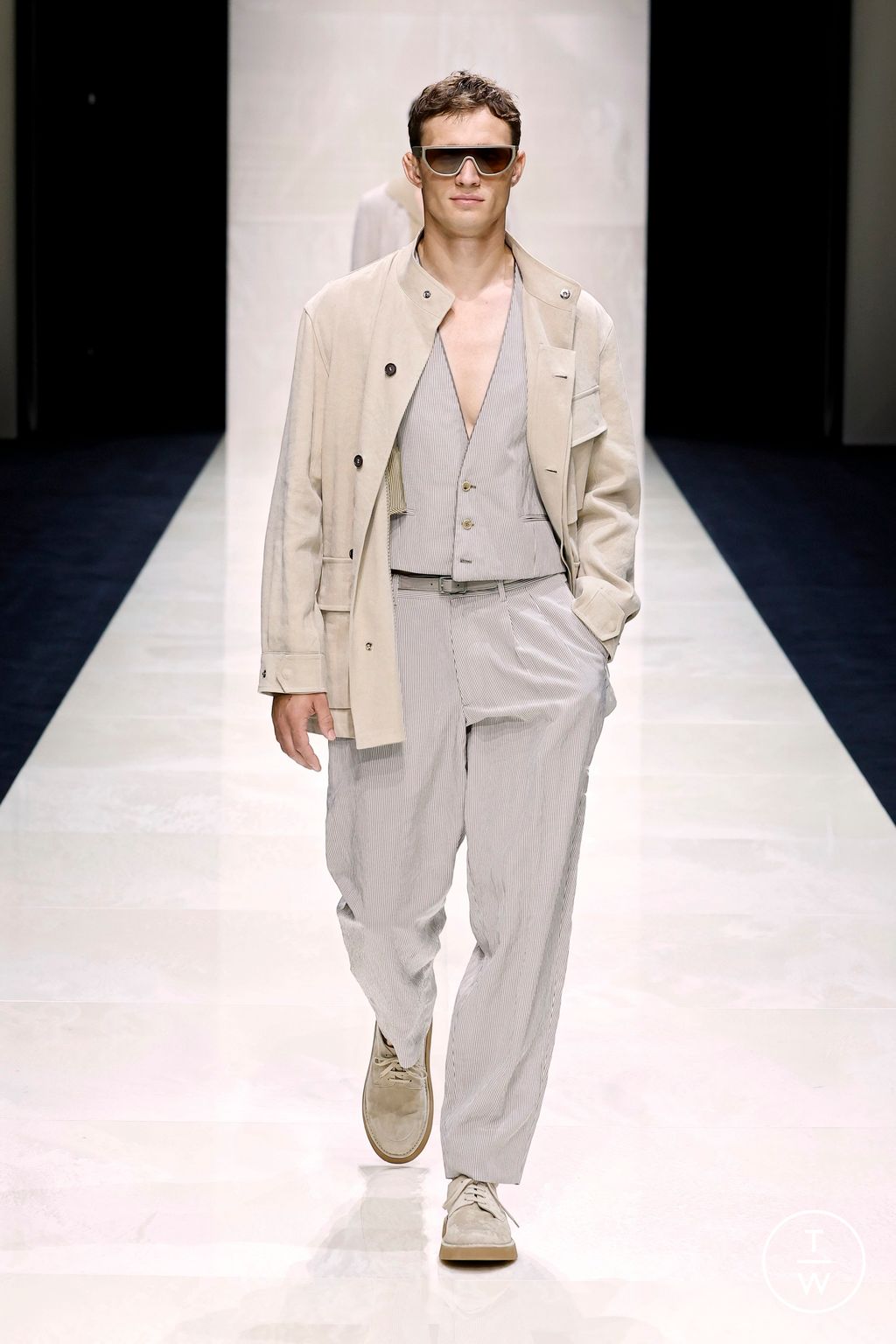 Fashion Week Milan Spring/Summer 2025 look 25 de la collection Giorgio Armani menswear