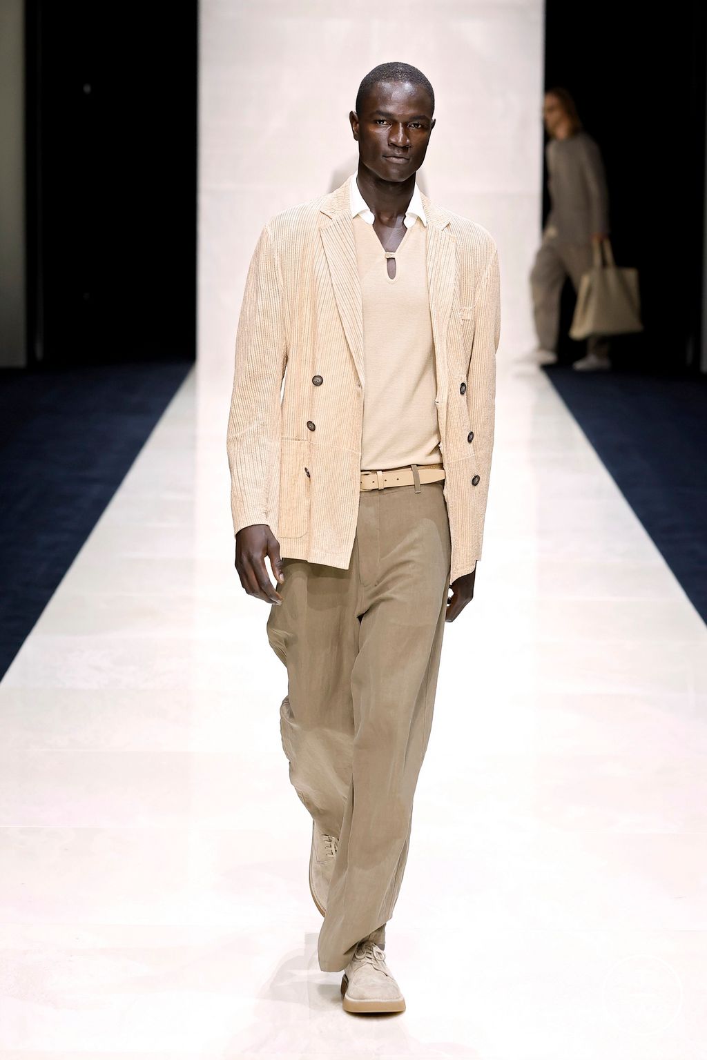 Fashion Week Milan Spring-Summer 2025 look 34 from the Giorgio Armani collection menswear