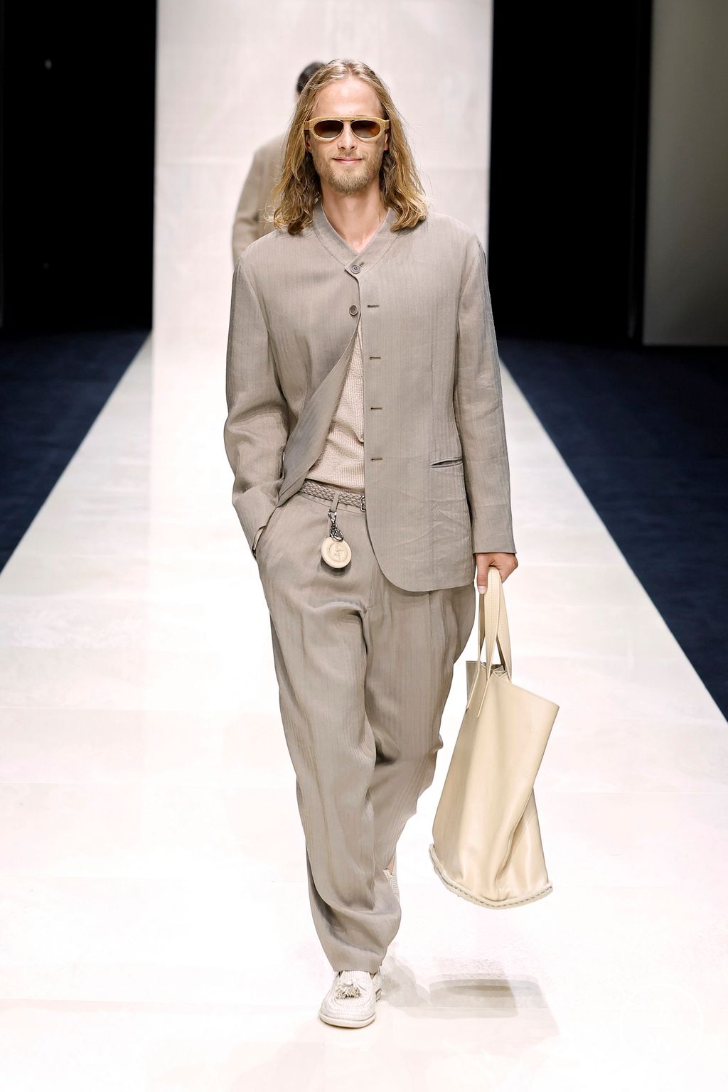 Fashion Week Milan Spring/Summer 2025 look 36 de la collection Giorgio Armani menswear