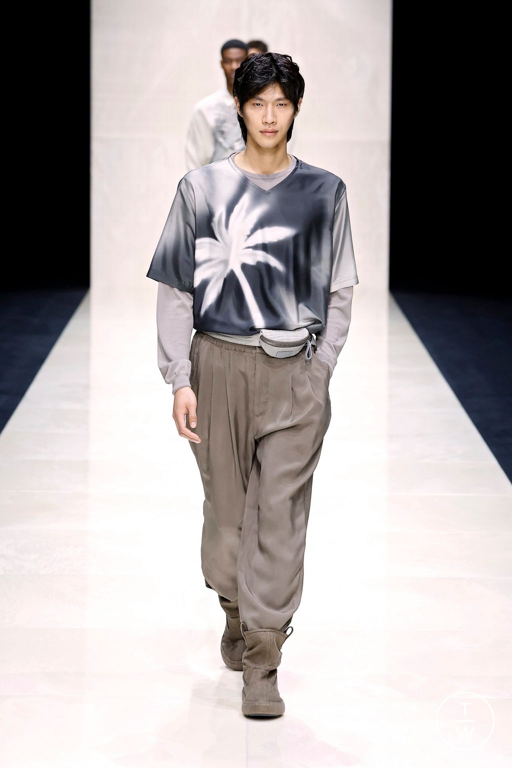 Fashion Week Milan Spring-Summer 2025 look 42 from the Giorgio Armani collection 男装