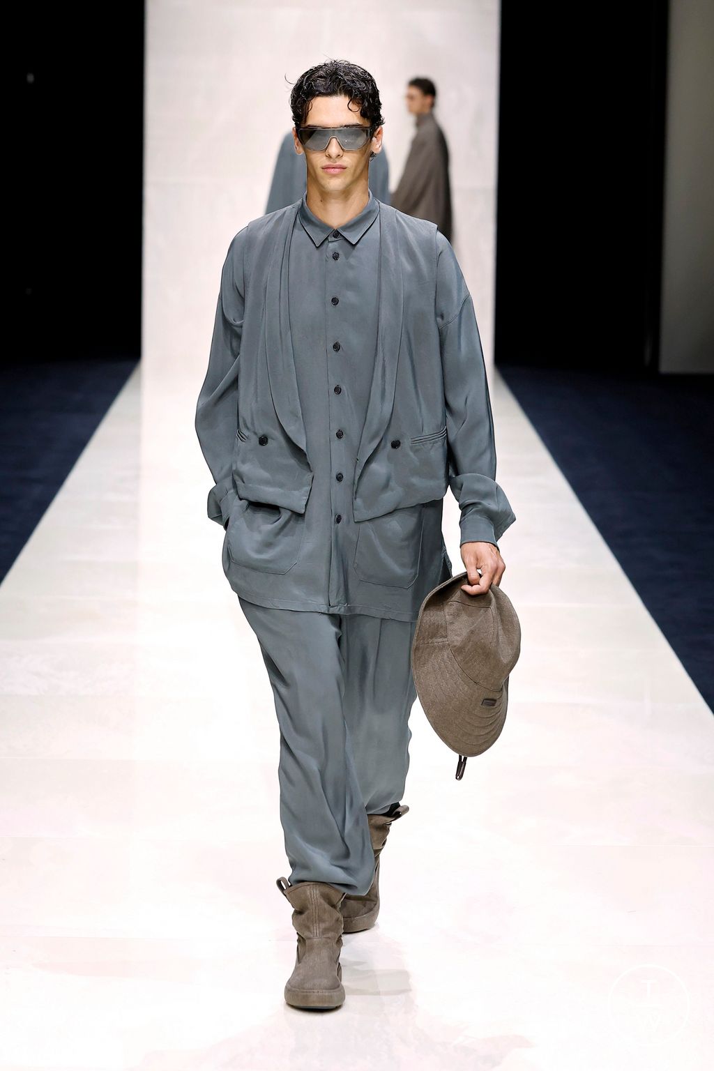Fashion Week Milan Spring-Summer 2025 look 51 from the Giorgio Armani collection menswear