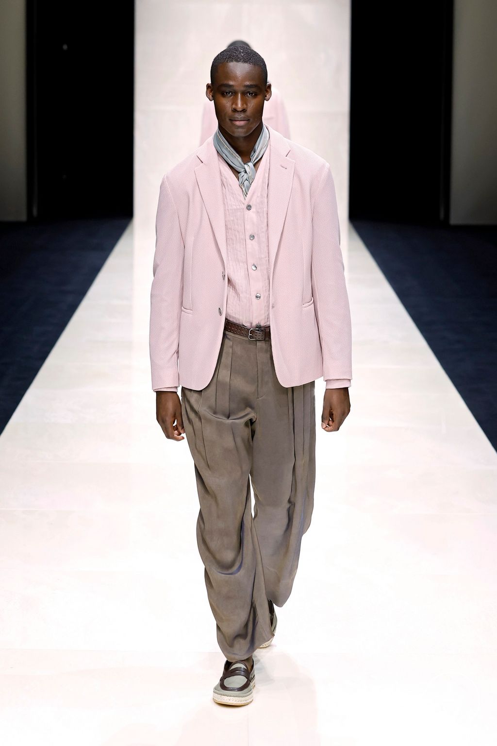Fashion Week Milan Spring-Summer 2025 look 63 from the Giorgio Armani collection menswear