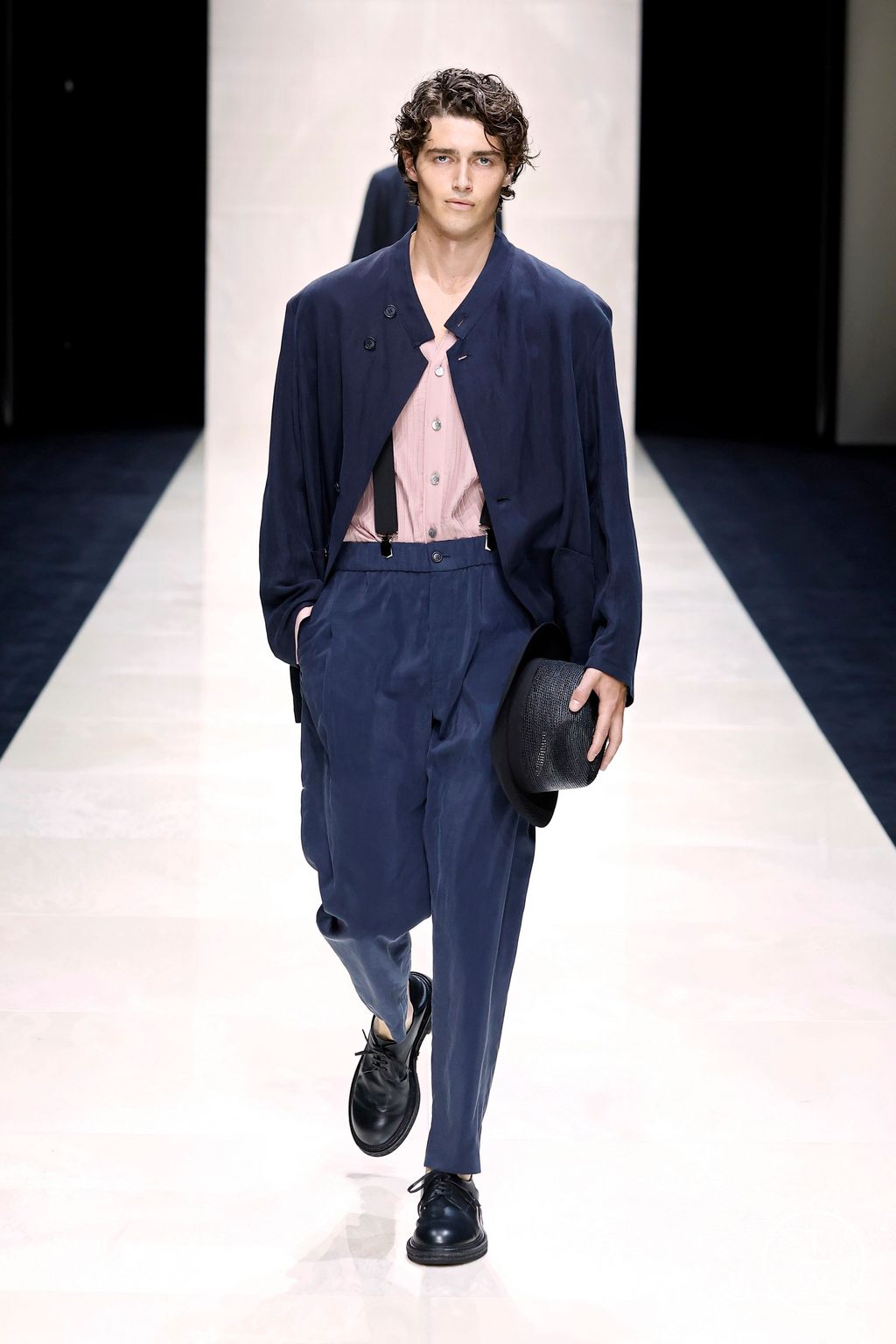 Fashion Week Milan Spring/Summer 2025 look 65 from the Giorgio Armani collection menswear