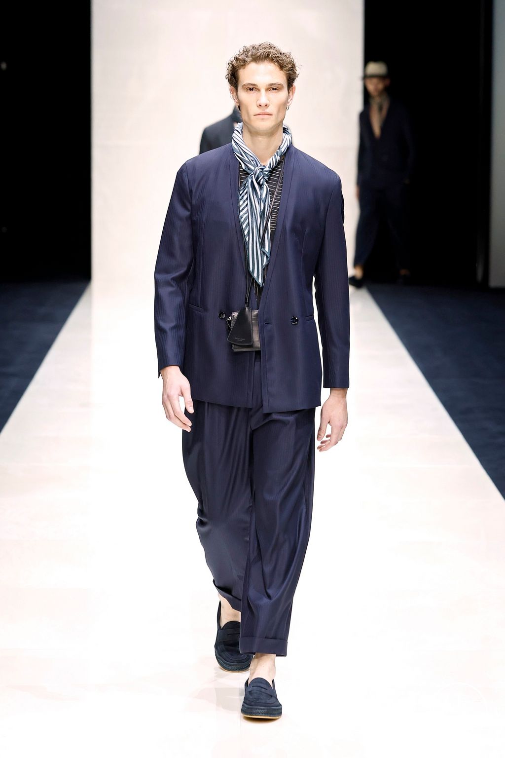 Fashion Week Milan Spring/Summer 2025 look 76 from the Giorgio Armani collection menswear