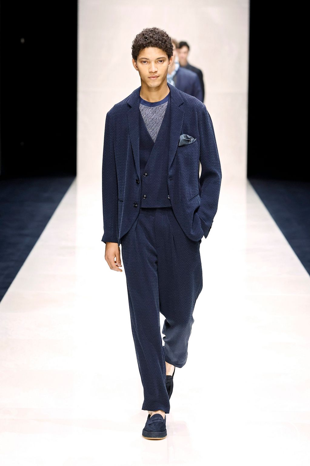 Fashion Week Milan Spring-Summer 2025 look 75 from the Giorgio Armani collection menswear