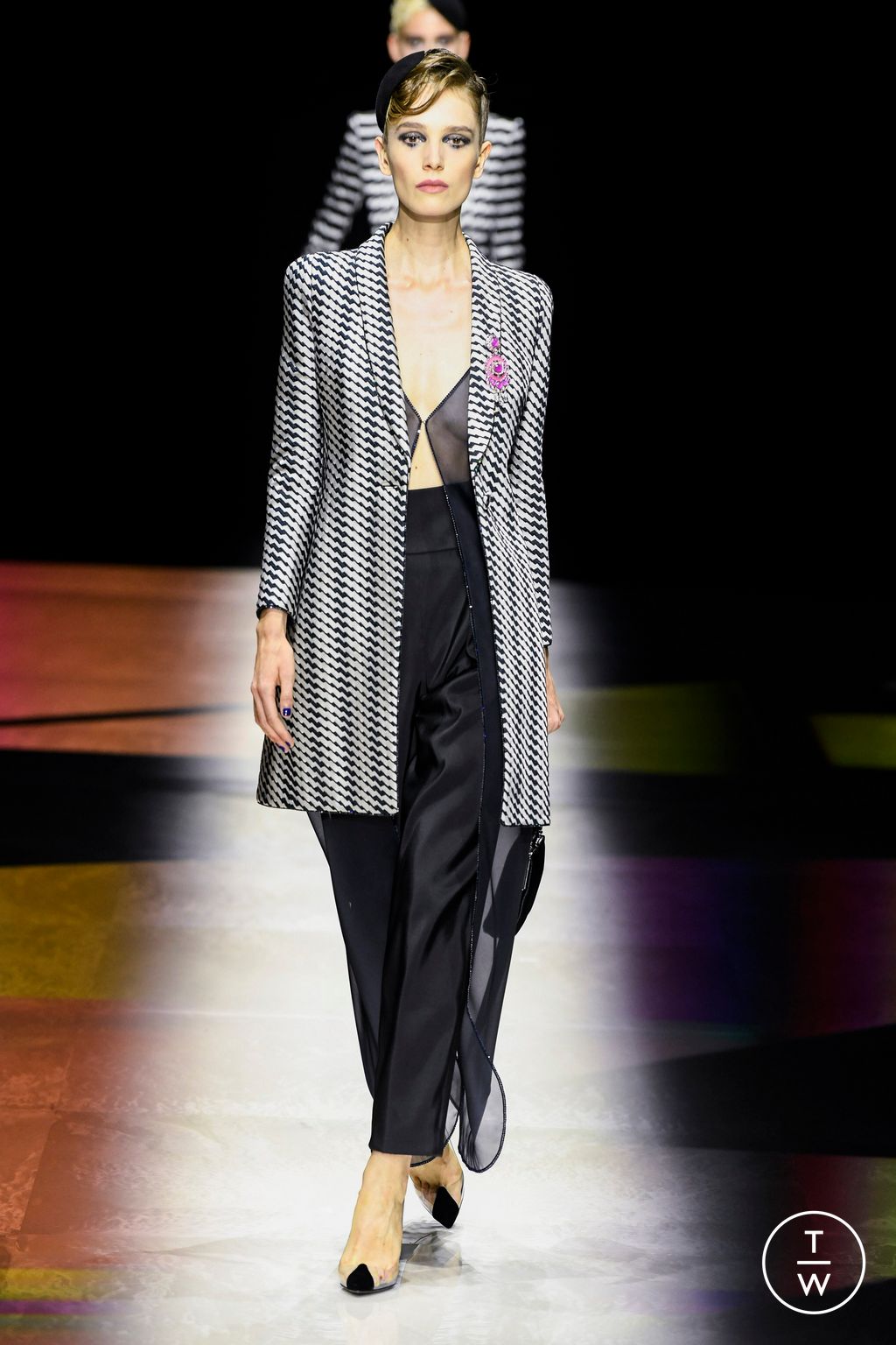 Fashion Week Paris Fall/Winter 2022 look 6 from the Giorgio Armani Privé collection 高级定制