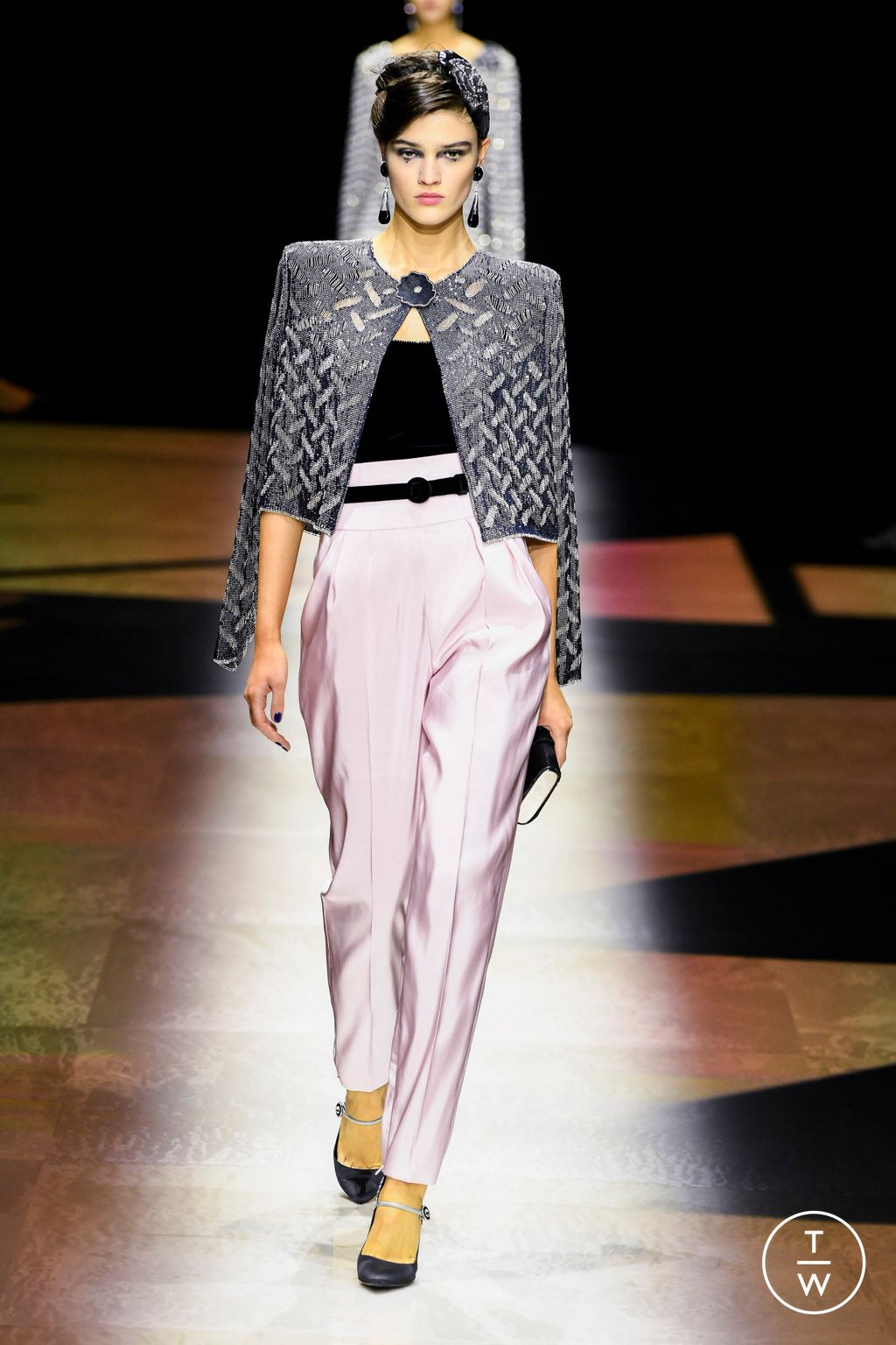 Fashion Week Paris Fall/Winter 2022 look 9 from the Giorgio Armani Privé collection 高级定制