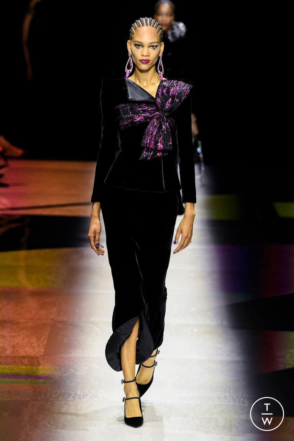 Fashion Week Paris Fall/Winter 2022 look 24 from the Giorgio Armani Privé collection couture