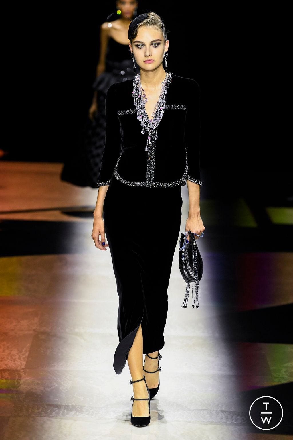 Fashion Week Paris Fall/Winter 2022 look 27 from the Giorgio Armani Privé collection couture