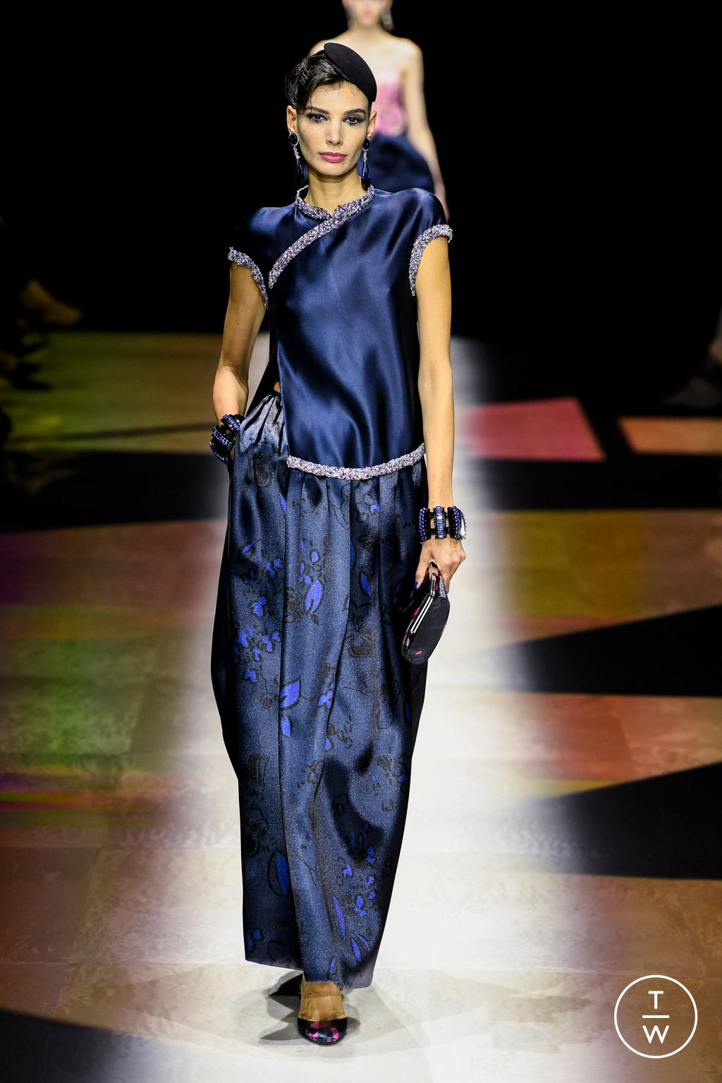Fashion Week Paris Fall/Winter 2022 look 32 de la collection Giorgio Armani Privé couture