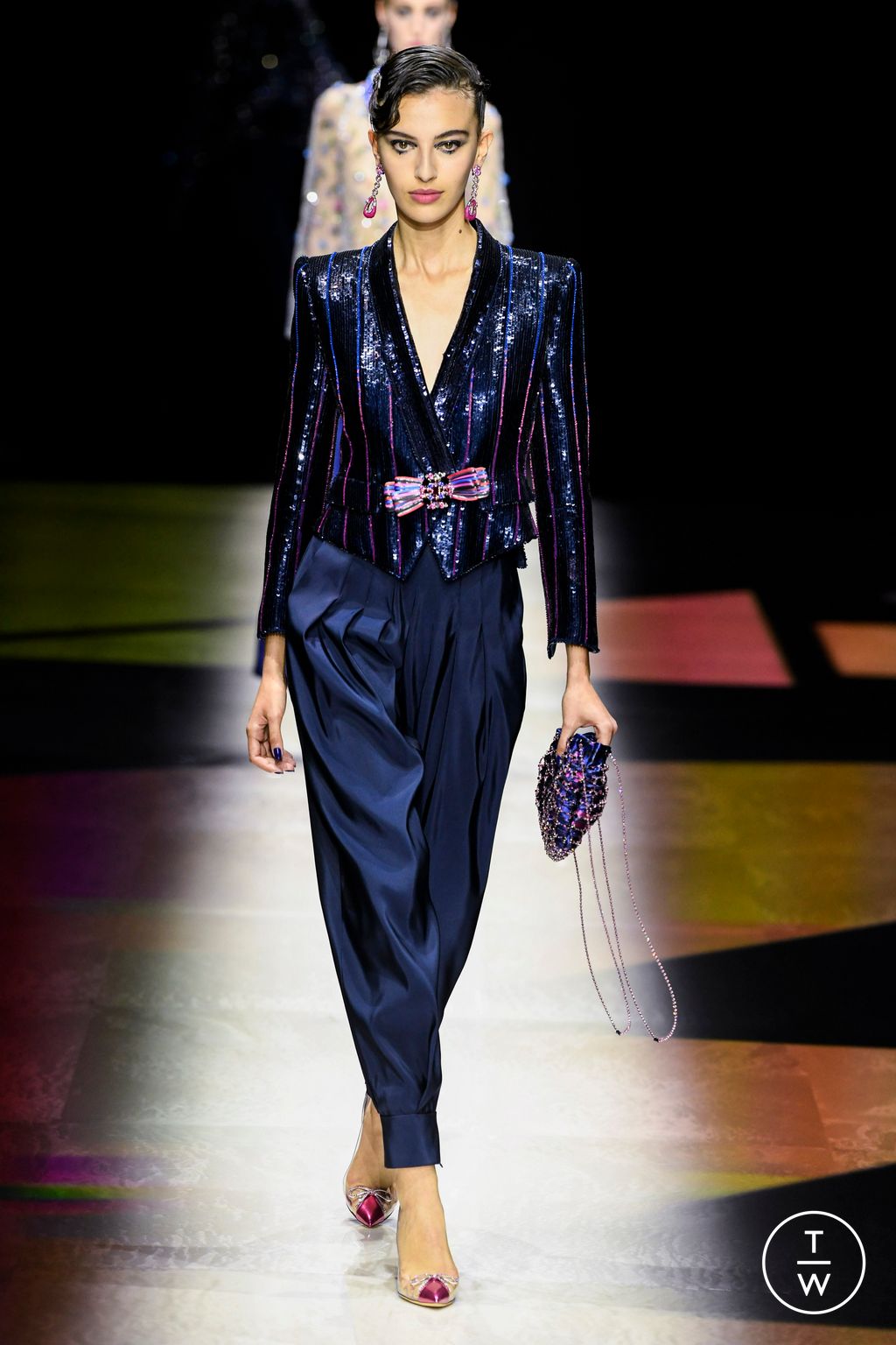 Fashion Week Paris Fall/Winter 2022 look 37 from the Giorgio Armani Privé collection couture