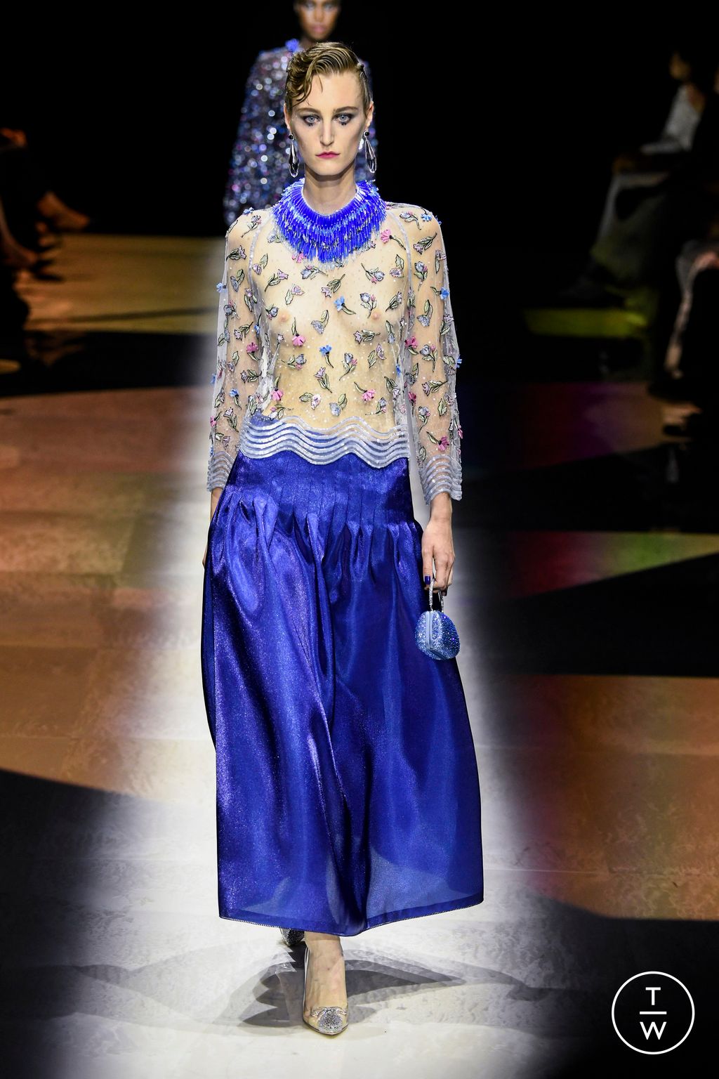 Fashion Week Paris Fall/Winter 2022 look 38 de la collection Giorgio Armani Privé couture