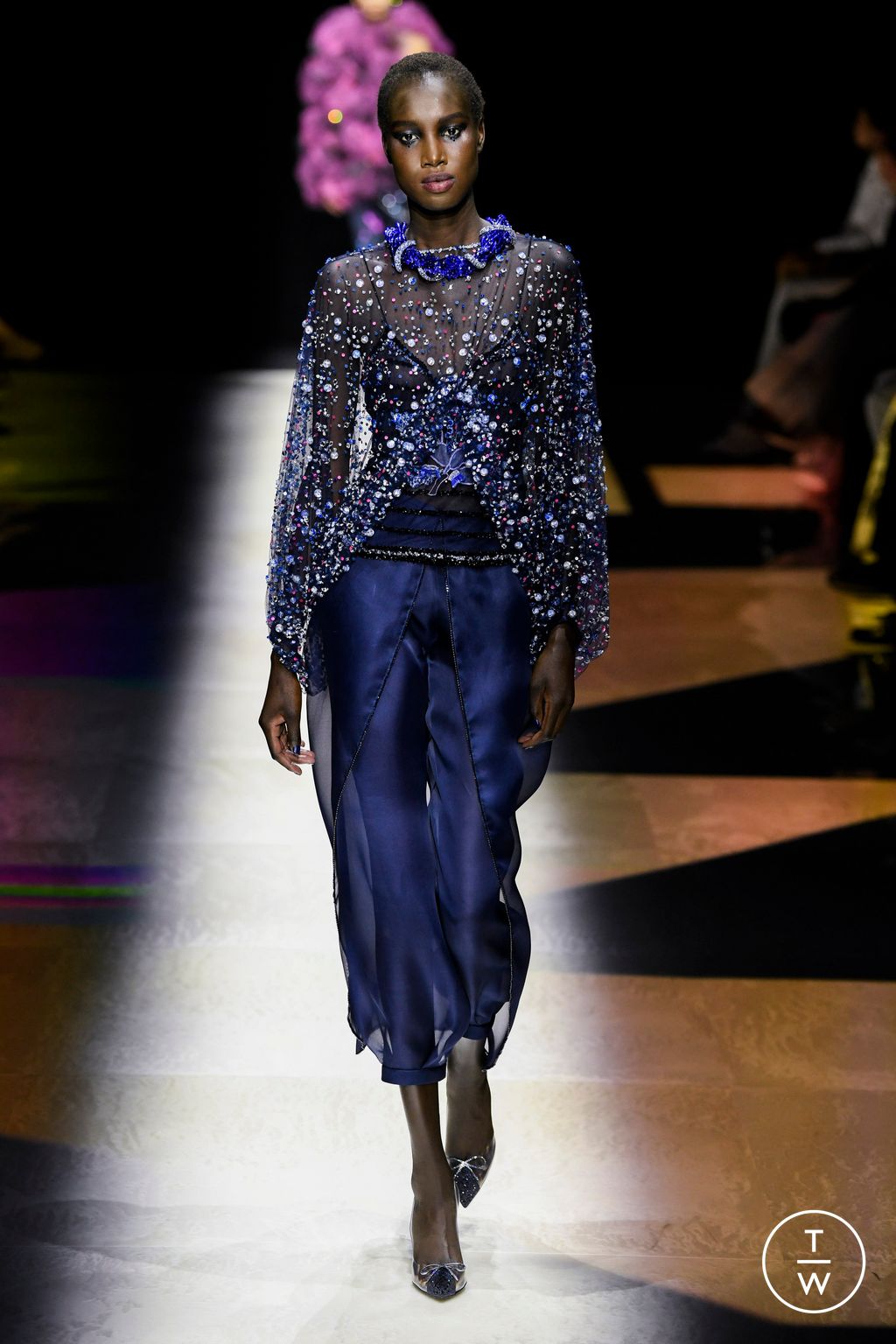 Fashion Week Paris Fall/Winter 2022 look 39 from the Giorgio Armani Privé collection couture