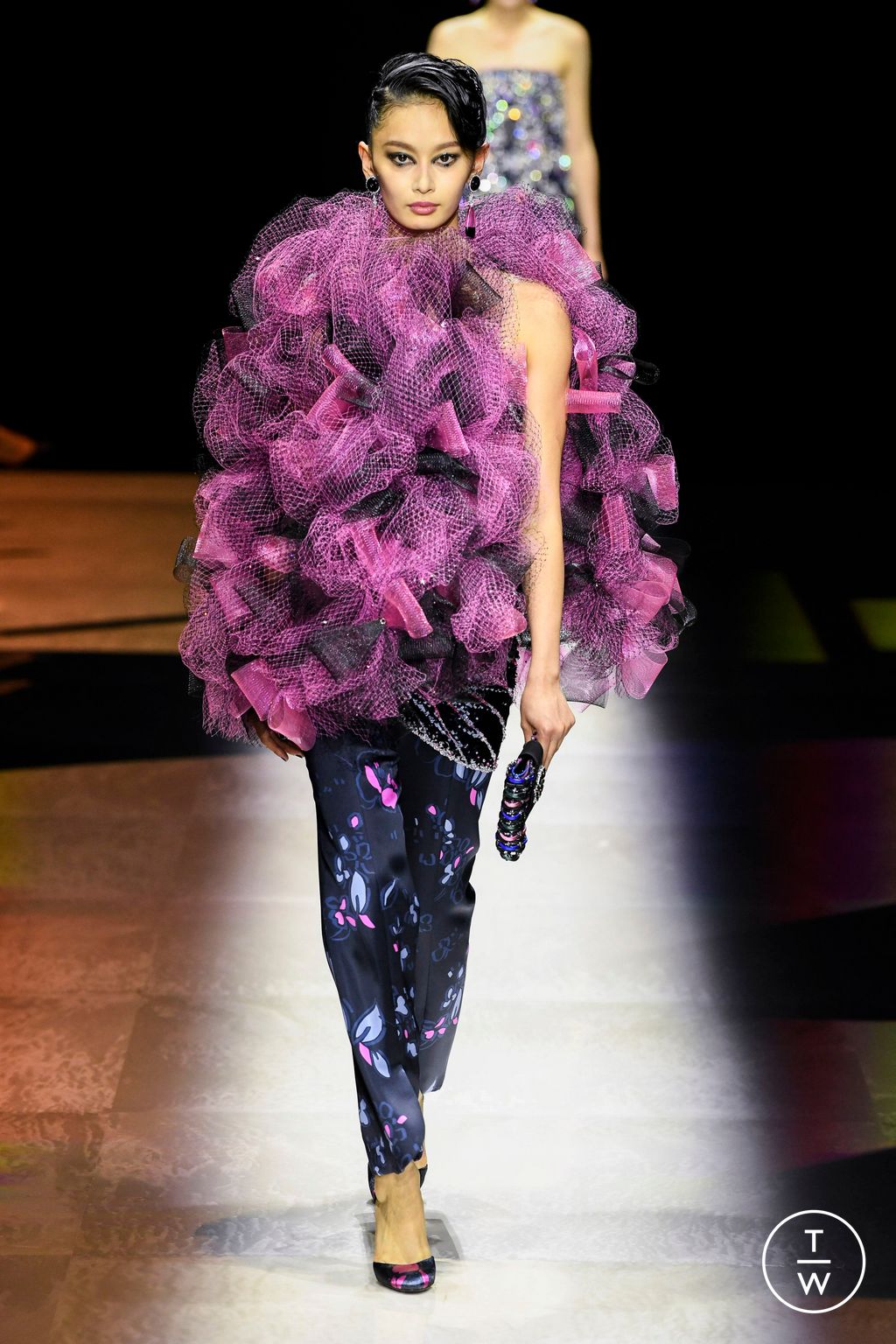 Fashion Week Paris Fall/Winter 2022 look 40 from the Giorgio Armani Privé collection 高级定制