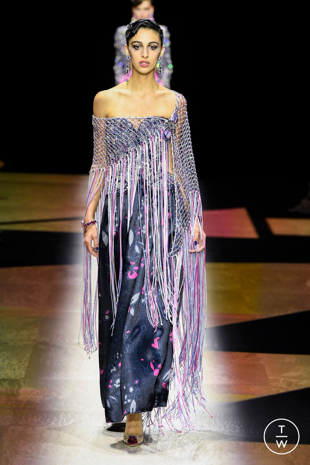 Fashion Week Paris Fall/Winter 2022 look 42 from the Giorgio Armani Privé collection couture