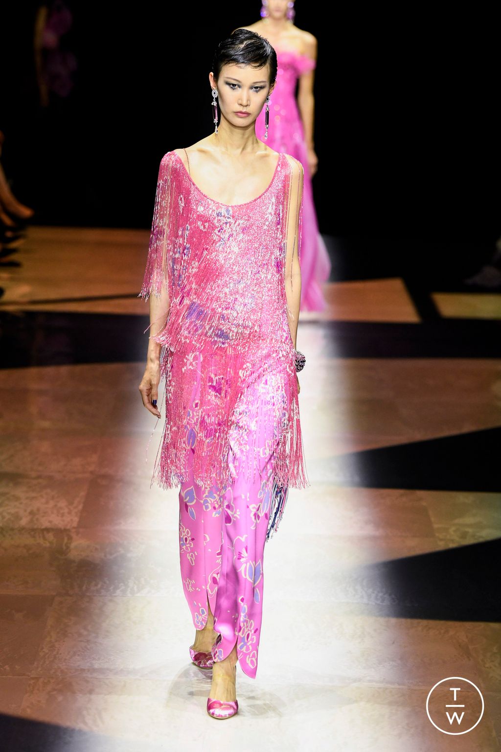 Fashion Week Paris Fall/Winter 2022 look 47 from the Giorgio Armani Privé collection 高级定制