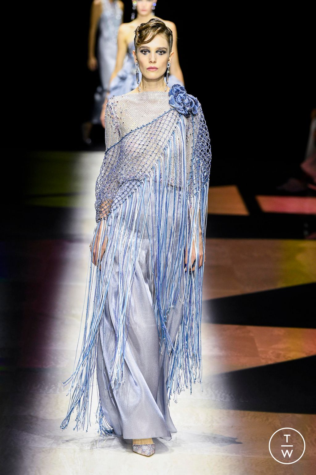 Fashion Week Paris Fall/Winter 2022 look 60 from the Giorgio Armani Privé collection 高级定制