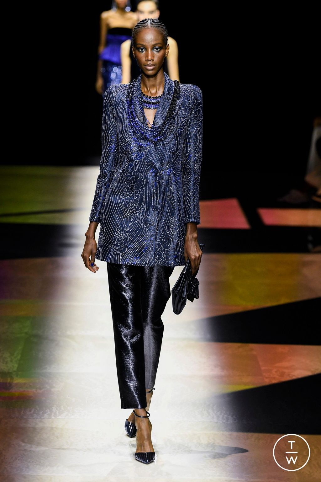 Fashion Week Paris Fall/Winter 2022 look 74 from the Giorgio Armani Privé collection couture