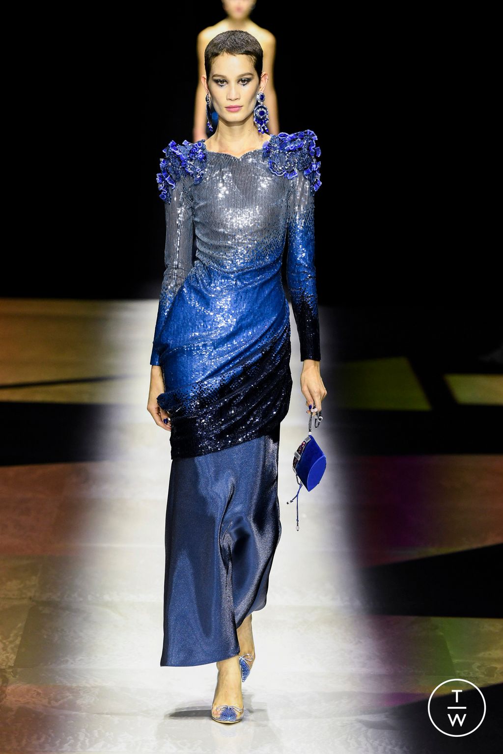 Fashion Week Paris Fall/Winter 2022 look 77 from the Giorgio Armani Privé collection 高级定制